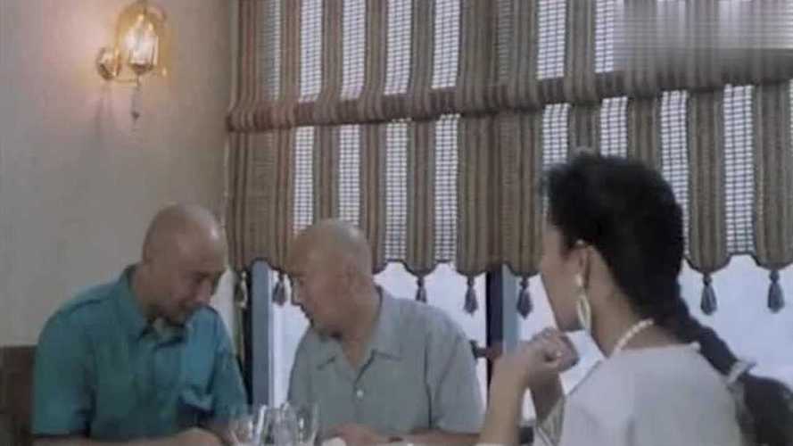 陈佩斯喜剧电影中“父子”、“老爷车”的爆料,让你重温陈佩斯搞笑的乐趣。+