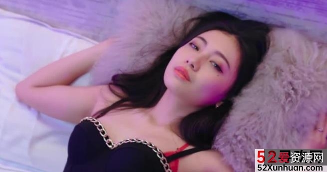 《PureBeautyJVID夏暮光绝世美女写真视频：女人味熟透红苹果，477MB神秘魅力充满！》