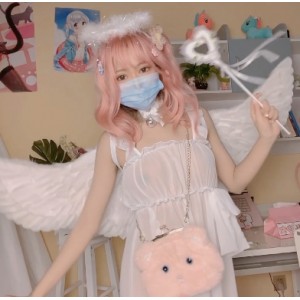 《网红小云仙COS百变美少女，人气爆棚的颜值与完美身段！》