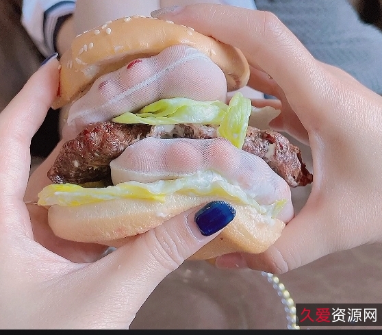 可爱小盆友：足系列地瓜白色小裙裙可可爱爱帆布鞋树林摇摆尺度无趣