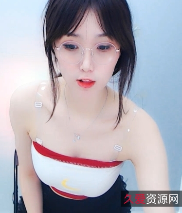 静静的千元定制:虎牙性感主播的抬腿弯腰之旅