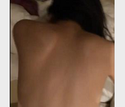 宝岛情侣自拍视频，极品妹子身材火爆，5分半瞬间让人心动不已！