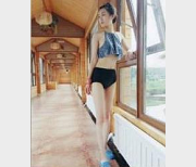 某高校校花轩轩热恋曝光：打粑粑自拍视频，渣男上传，1V774M大长腿瘦小性感！