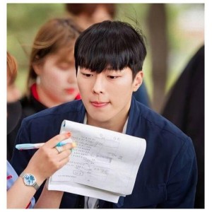 韩国爱情剧《第三种魅力》：友谊、勇气与坚持的爱情故事