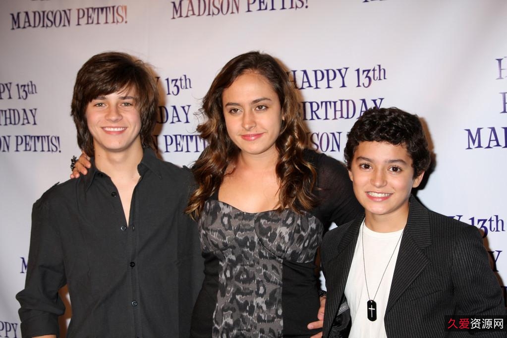 Netflix出品：《致命助眠》，凯特西格尔、杰森欧玛拉等领衔主演，探索致命恐怖游戏！