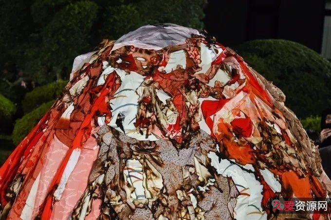 《2021恐怖新作：深宅情侣水下探宝，遭遇千年不腐之尸》