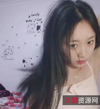 顶点清纯校园妹子：甜蜜的6V3.2G直播聊天，颜值高尺度低，满足你的甜美欲望