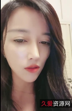 网红咖啡小洁:一位商务模特、空姐的复合身份,奢华高端的精致生活。