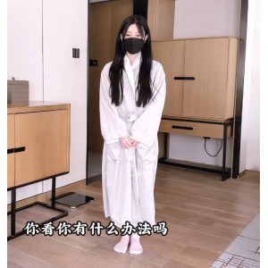 精选新晋校花：菠萝酱呀，曼妙身材，鲜嫩某处，互动治疗师