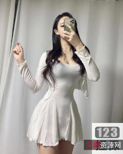 快手福利姬悠岁三宝7集1.4G闪现直播，丰满型身材火辣短裙比基尼，飞机大炮礼物闪现，扇贝一线天给你奇妙视觉盛宴！