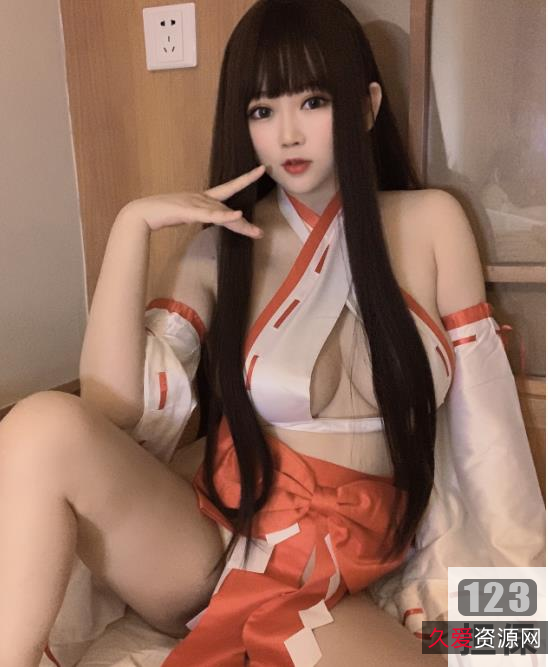性感女巫COS：是依酱吖精彩视频、美图、服装化妆道具全集