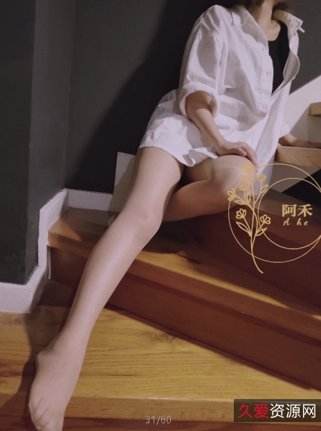 《字母界女神『荟萃』：银戏指教小狗，让小狗礼仪完美无瑕》