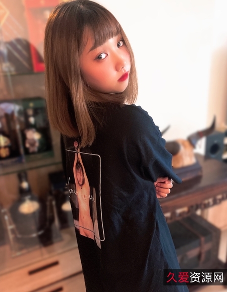 《字母界女神『荟萃』：银戏指教小狗，让小狗礼仪完美无瑕》