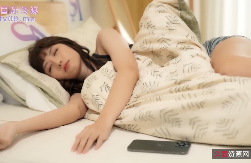 《TWA001一觉醒来我变女生啦》：科幻剧情首作，老铁验身褪去，玩弄时空，1080P原版永久链接，米莉·威尔逊的变身冒险之旅。