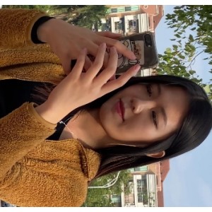 美女穿黑丝紧身皮裤高跟长腿视频