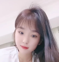 杨洋纯反差妹自擦打粑粑2V2.02G百度盘