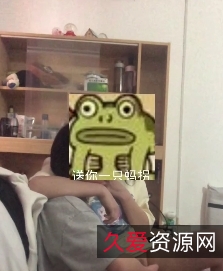 疯狂暴抠！双女畸形恋攻守！假JJ激吻，打粑粑吃瓜，2.1G自拍3V百度盘