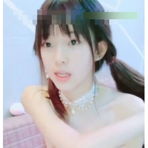 18岁可爱小妹子，大眼超呆光“阴”粉嫩瘦瘦身材