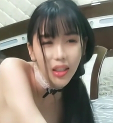 《214M多人运动：长相清纯的白净妹子，任意玩弄社会大汉》