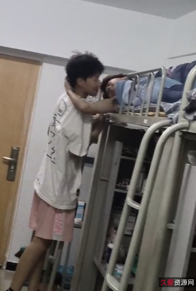 自行打包的lisa疯马秀视频，最近吃瓜合集