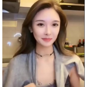 逐渐沦陷的抖音众美女主播各显神通擦边漏奶