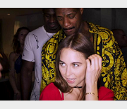 柠檬水大战黑佬，1V-2.1G，时长1小时05分，全方位开炮资源下载