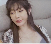 《夏夜靡遺》-某传媒沈娜娜作品，肤白貌美的女星馒头视频一场，剧情新颖，小伙伴们快来体验吧！