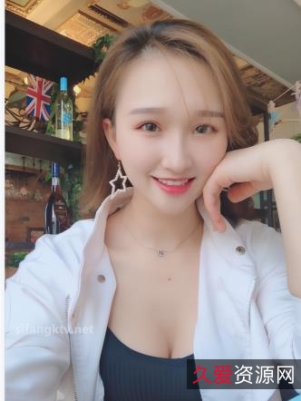 《长沙舞蹈老师宋思嘉自拍图集:用嘴三人游》