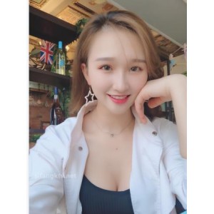 超美洋娃娃pinkloving，剧情露脸用嘴，唯美身材娇小物件