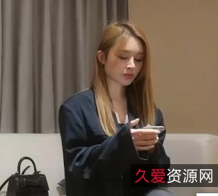 探花高价高端自拍视频，时长51分钟，水印广告，美妞花臂纹身