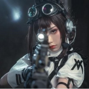 暴击少女：独特的战斗风格，强力的暴击技能，令人高兴的游戏体验。喵小吉：可爱的猫咪形象，伴随着你的冒险旅程，带来欢乐和惊喜。战斗女仆：勇敢而强大的女仆战士，用她的