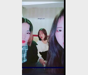 00后姐妹花自拍大片，手机拍摄，时长两小时，感受真开的闺蜜互动！