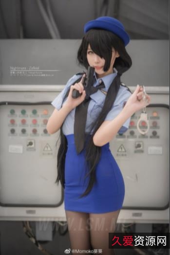 性感二次元模特Momoko葵葵私人照片合集，50万粉丝狂热追捧视频集锦