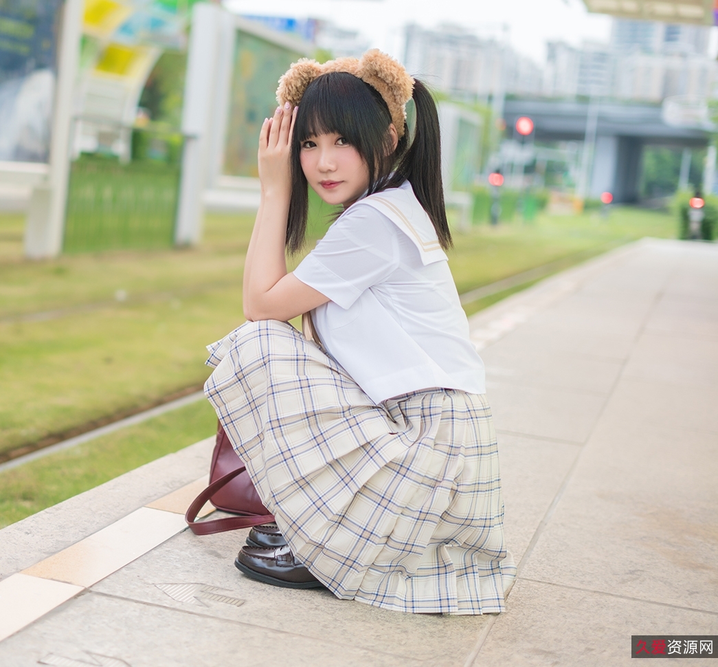 神级COS网红铭铭kizami35套私人定制大合集，美腿无敌，1+9.6G视频惊艳上贤妗