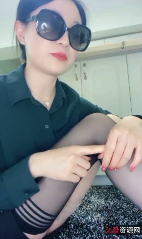 苏曼老师特殊视频16V6.3G：玩妹子、逗、舔脚