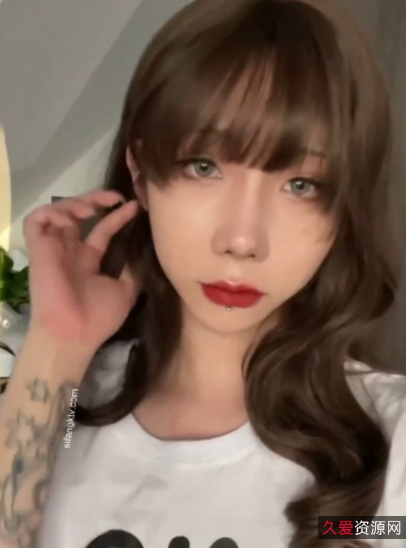 推特知名TS十六夜淚付费福利合集：4V视频+3GIF，总2.23G，精彩内容尽收眼底