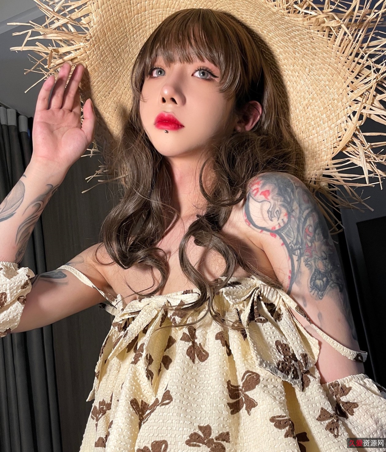 推特知名TS十六夜淚付费福利合集：4V视频+3GIF，总2.23G，精彩内容尽收眼底