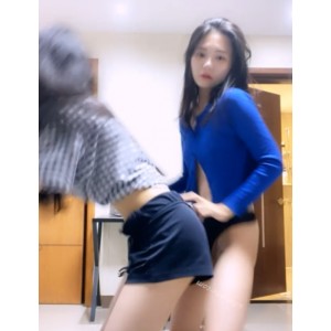 土豪重金定制：身材无敌美女姐妹花出租房热舞PK，8V高清1.23G百度盘