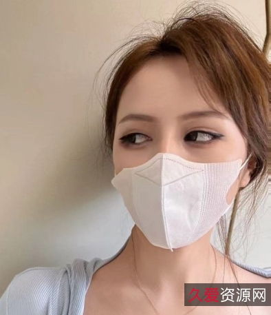 网咖包厢团建视频曝光：职业装女孩遭上司爱上，60v+1.4gb百度盘