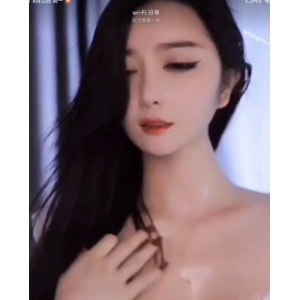 周晚儿：私拍福利有尺度PK，无敌身材闪现抖音