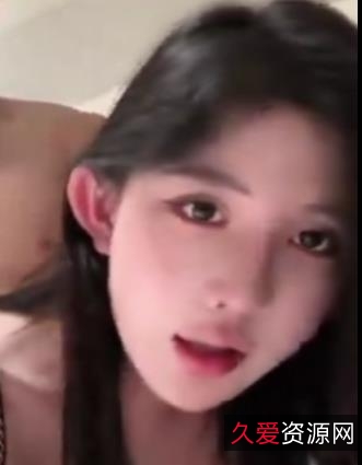 优质空姐Sy-MengNan689与富家公子哥合作视频,颜值爆表,棒棒糖下水道全都有