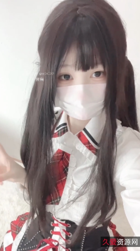 反差小妹子小灵酱：13v3.8g视频收藏，百度ED2K奈酱人气爆棚