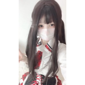 反差小妹子小灵酱：13v3.8g视频收藏，百度ED2K奈酱人气爆棚