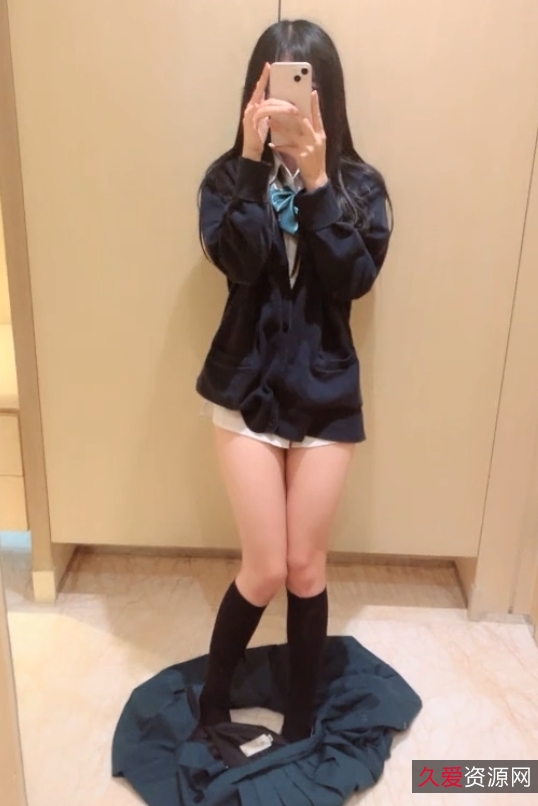 白白白羊（京鱼儿）416v169.5g：活力清新美女主角，收藏数高达629，多彩内容让你目不暇接！