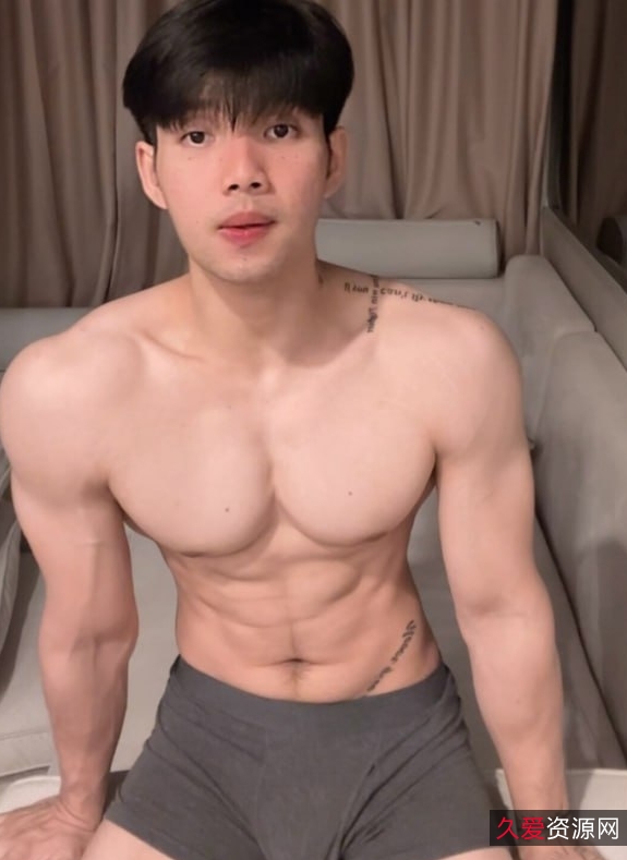 健身猛男Fighterr互动机：27v6.65g，健身课程和社交互动一体！