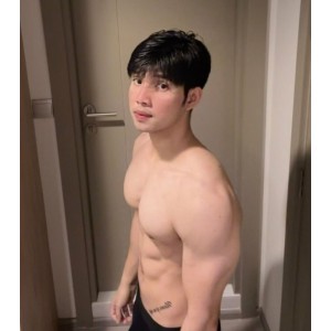 健身猛男Fighterr互动机：27v6.65g，健身课程和社交互动一体！