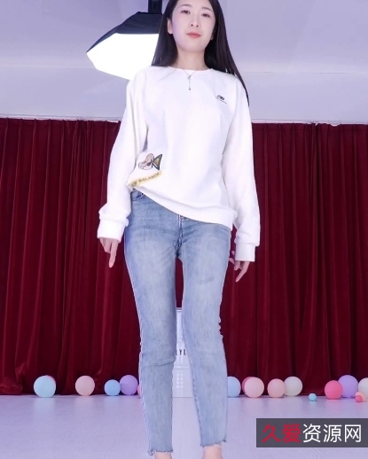 稀有顶级完美身材女神《阿珞》有氧果体健身C