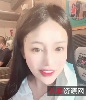 转载搬运百度盘美女嘴艺合集5V5.7G,认真吃鸡的迷人小姐姐