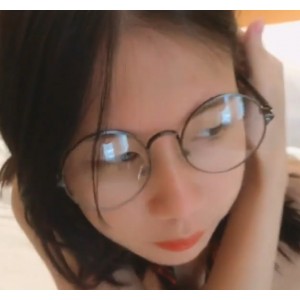 精品泄密百度盘悶騷眼鏡清純妹子日常互动誘惑私拍福利1V691M，原版高清解压观看