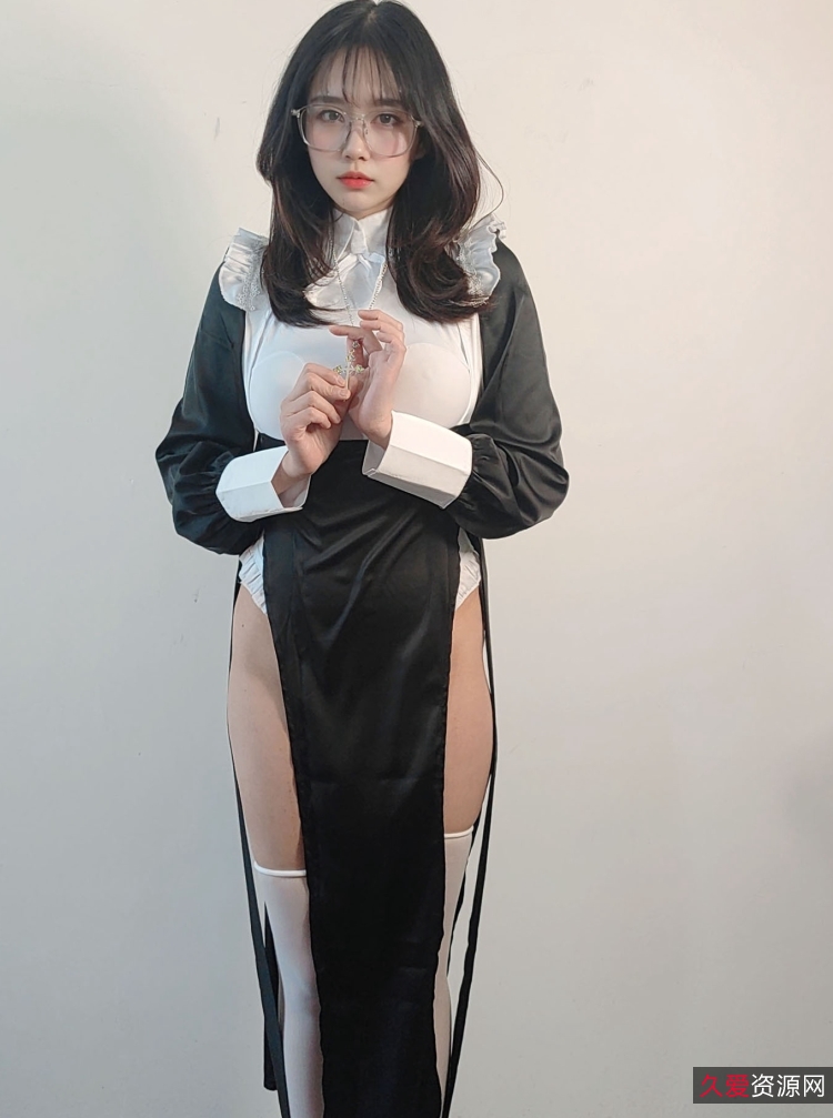 转载百度云CeasonPhotography魅惑合集232P981M，修女服与黑丝全方位展示
